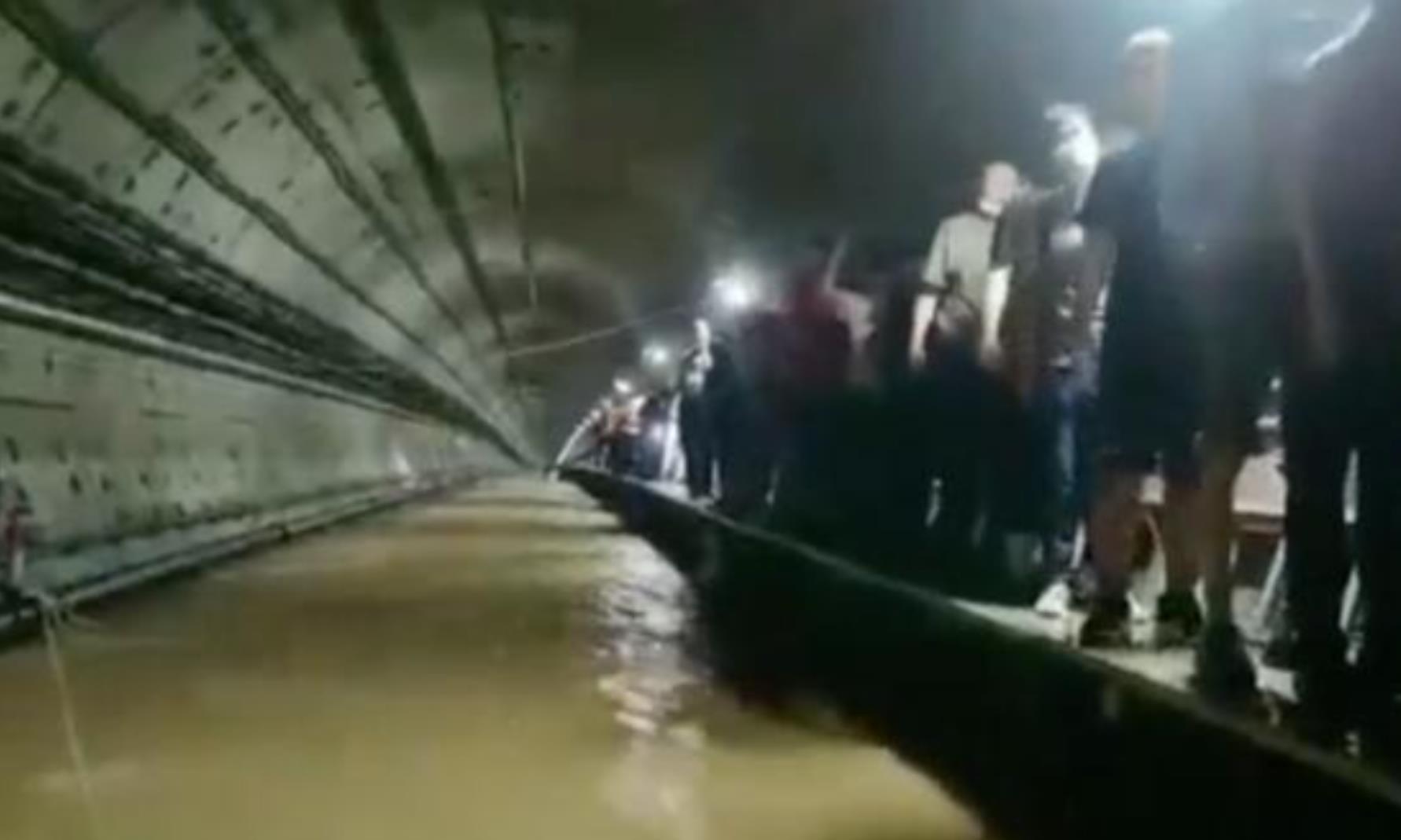 地铁五号线被解救的乘客