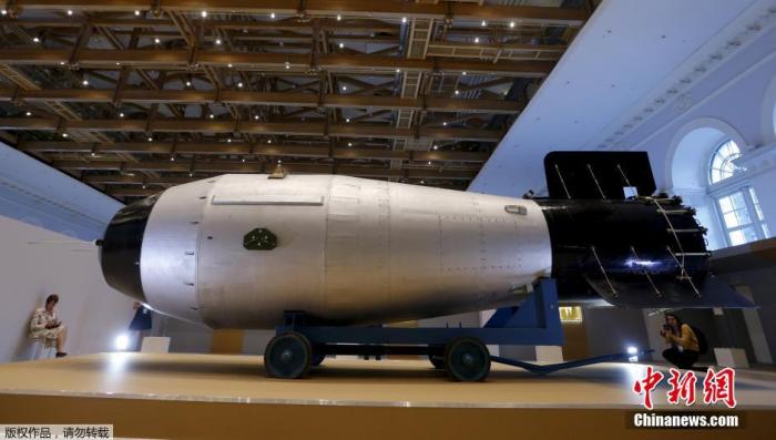 AN-602氢弹的外壳复制模型