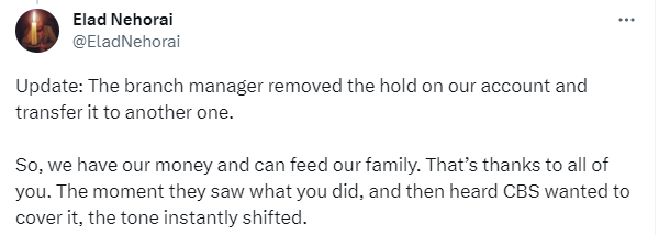 当记者到银行外进行采访时，银行的态度很快就变了